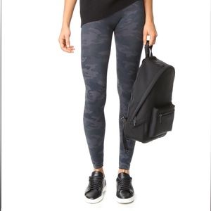 SPANX Look At Me Now Seamless Camo Leggings Size 1X